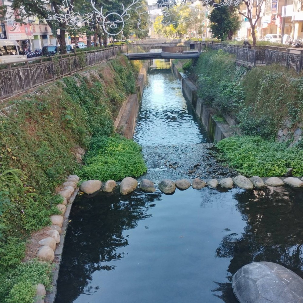 1400640776692326f7660d33.08774246-233957.jpeg