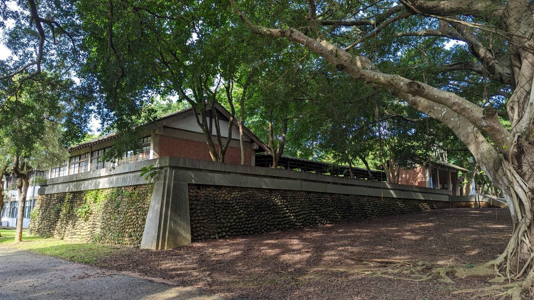2106977706695eed97cab839.25615706-679.jpeg